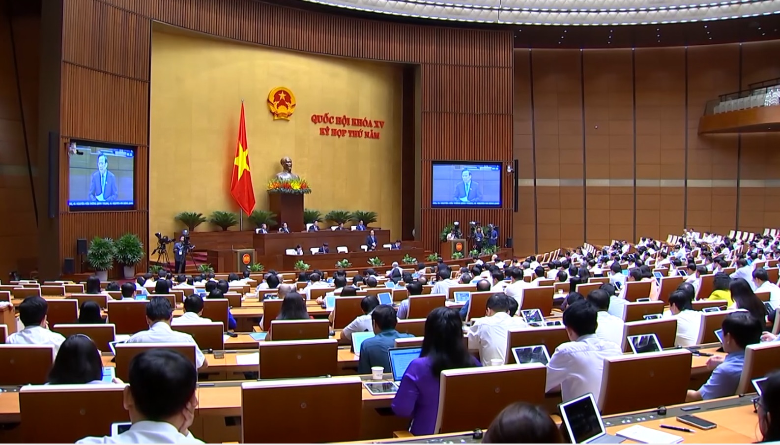 Đại biểu Quốc hội tỉnh Hải Dương chất vấn tại kỳ họp thứ 5